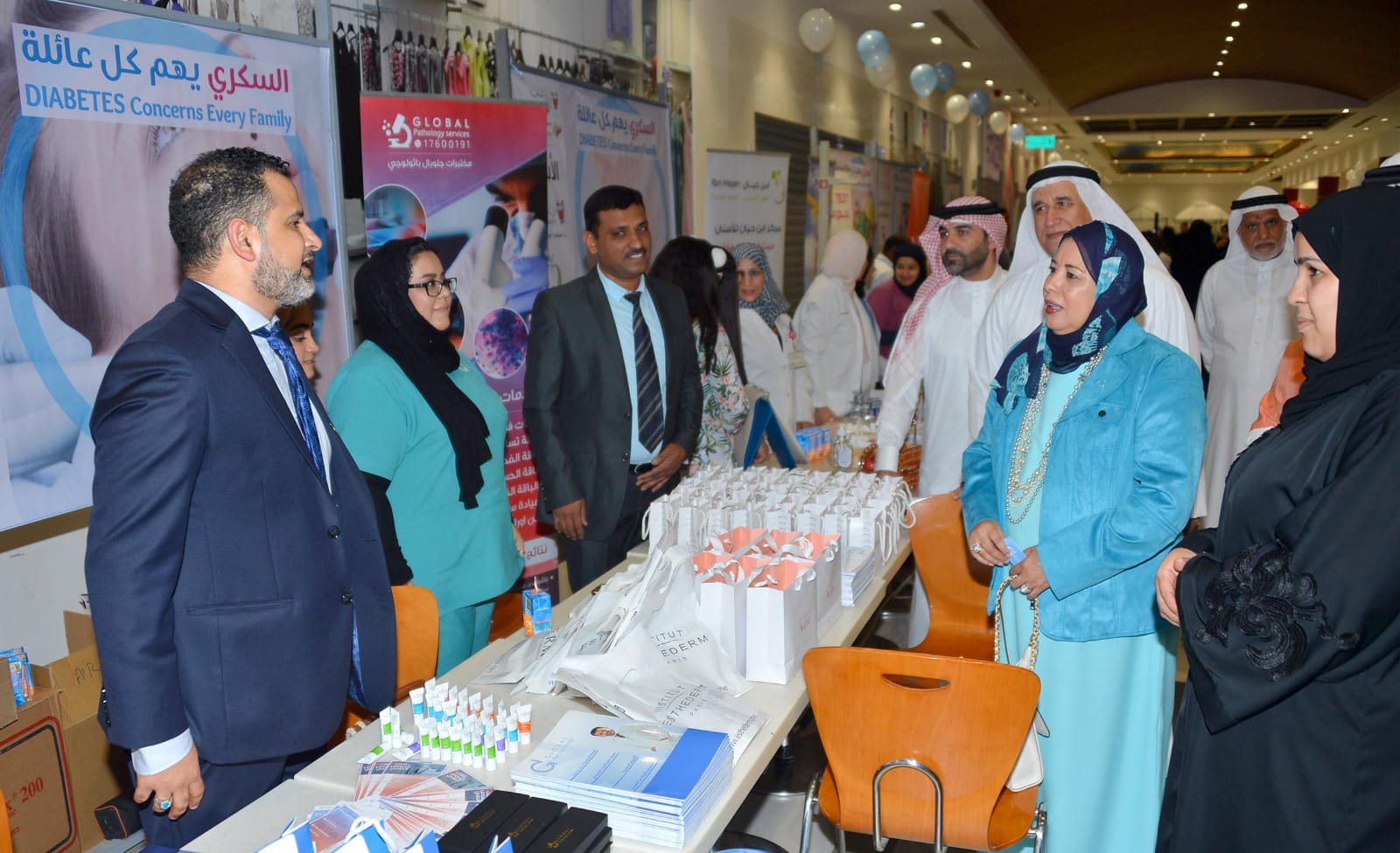 الوكيل المساعد للصحة العامة تفتتح فعالية "السكري والعائلة" بمجمع الرملي