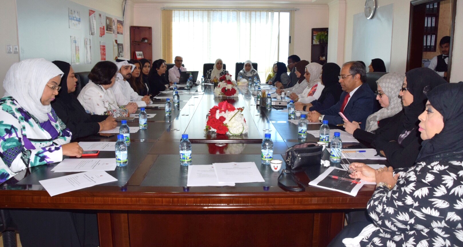 بحضور ممثل منظمة الصحة العالمية الدكتور إبراهيم الزيق   الدكتورة الهاجري تترأس إجتماع لجنة البرامج الثنائية المشتركة واستعراض برنامج العمل الثالث عشر للمنظمة مع مناقشة الأولويات الصحية الاستراتيجية للفترة 2019-2023