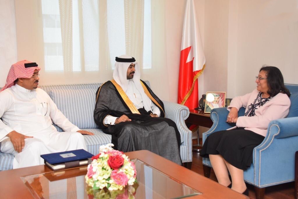 وزيرة الصحة تستقبل مدير مكتب المنظمة العالمية لحماية الطفل في البحرين INOCPT .. وتشيد بالإنجازات التي تحققت بمملكة البحرين في مجال حماية الطفل .. وتؤكد على أن نسبة حصول الطفل على الخدمات الصحية بمملكة البحرين 100% ..