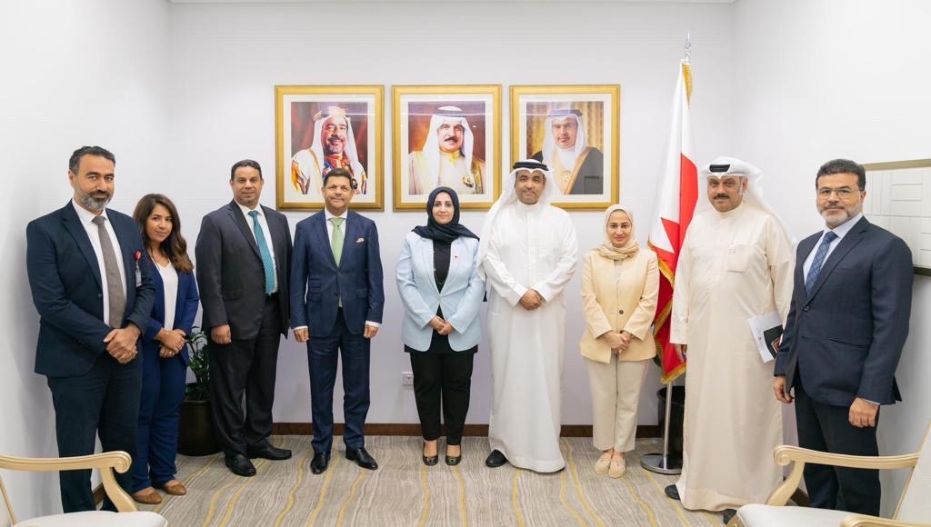 وزيرة الصحة تستقبل المدير التنفيذي لبنك البحرين والكويت