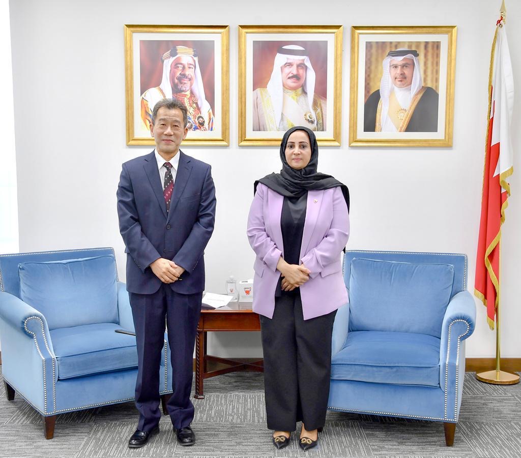 وزيرة الصحة تستقبل سفير جمهورية الصين الشعبية لدى مملكة البحرين