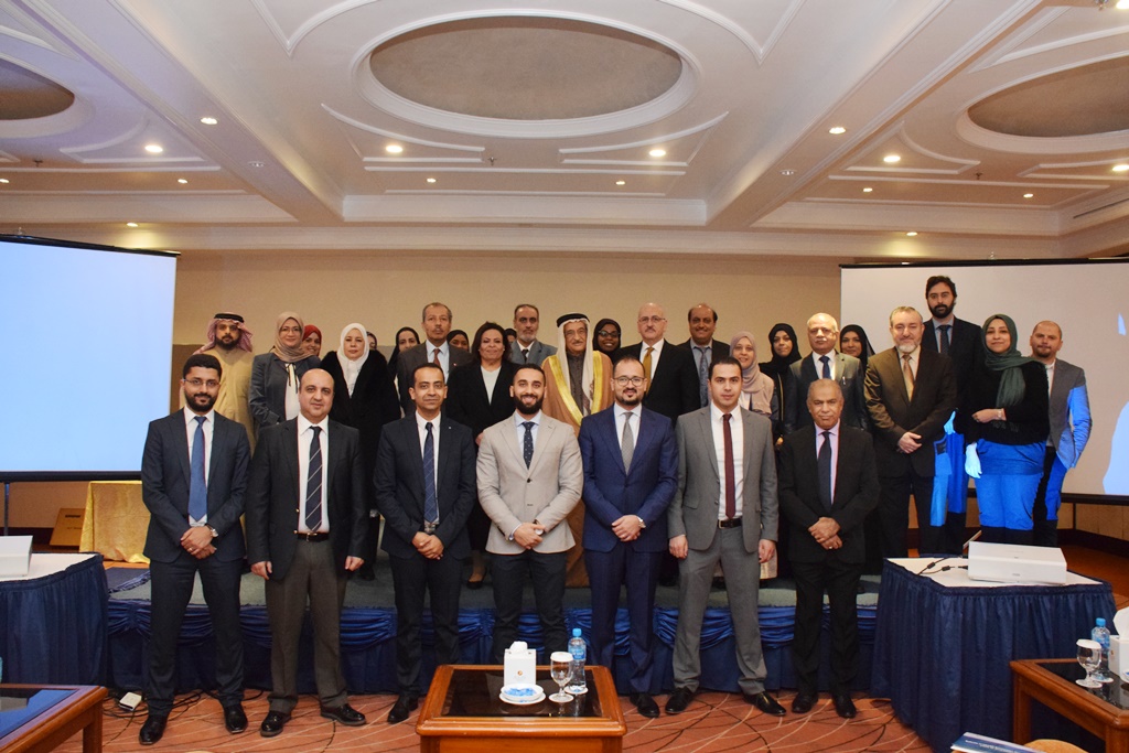 رئيس المجلس الأعلى للصحة  يفتتح ورشة عمل اقتصاديات الدواء ..  البحرين تولي أهمية كبيرة لاستدامة الخدمات الصحية .. ومراكز متخصصة للمساندة في وضع الاستراتيجيات وتحديد البرامج والمشاريع المستقبلية ...