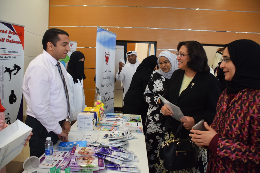 سعادة الأستاذة فائقة الصالح تُدشن فعاليات الاحتفال بالاسبوع الخليجي الثالث لتعزيز الصحة  
