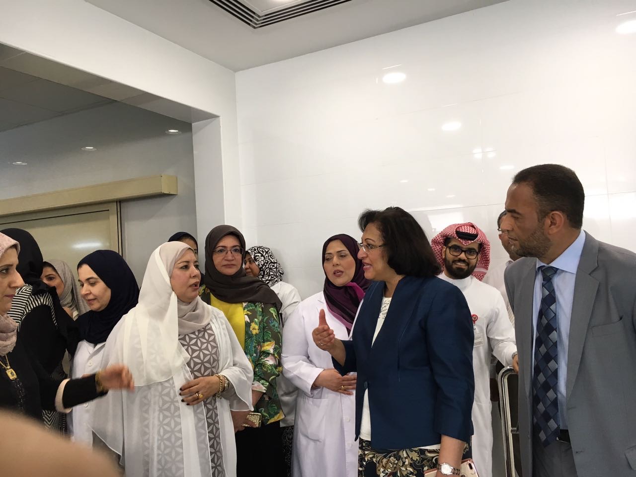 سعادة وزيرة الصحة تفتتح قسم العلاج الطبيعي بمركز حمد كانو الصحي