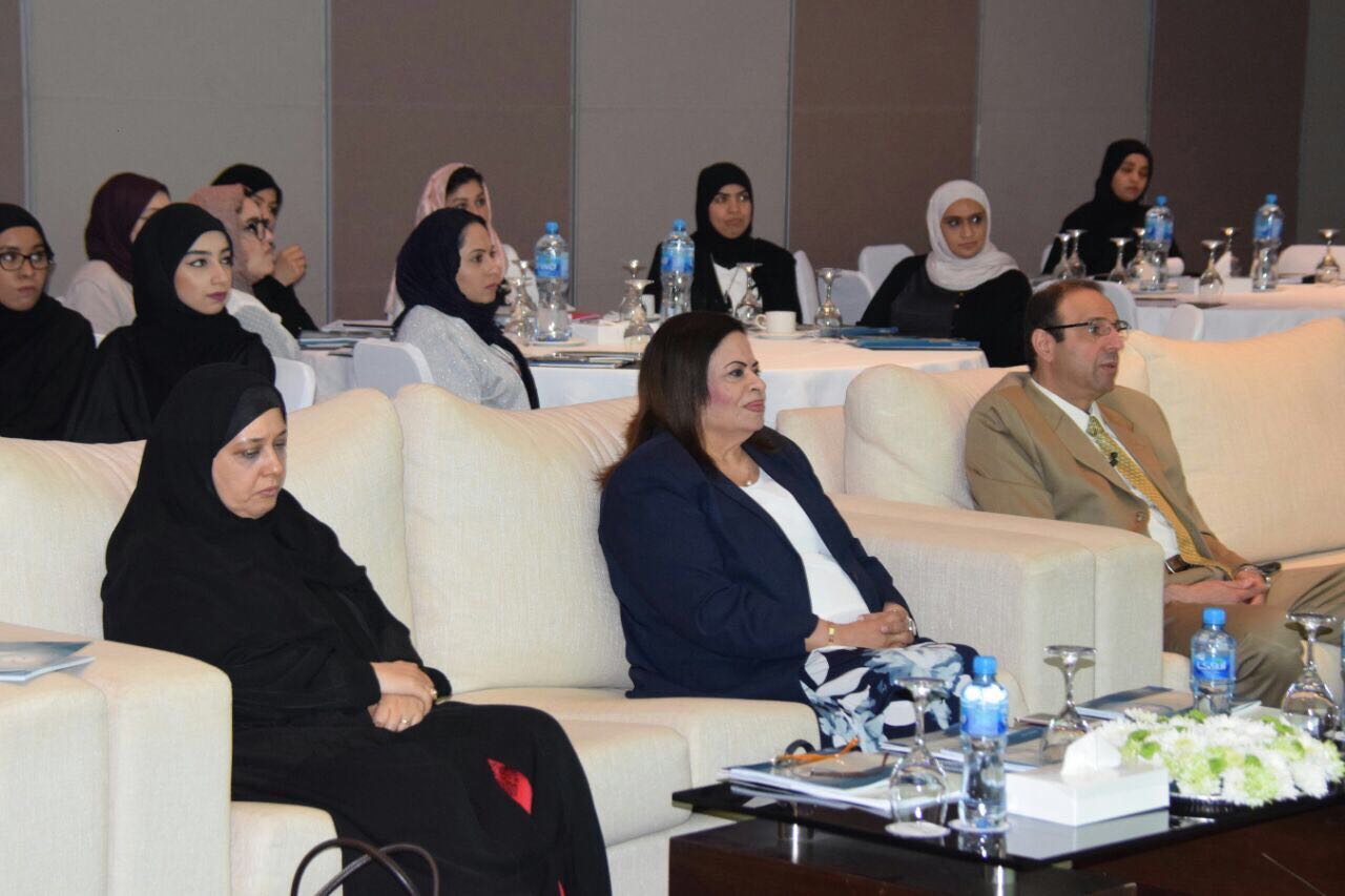 تحت رعاية الدكتورة عائشة بوعنق - افتتاح ورشة الدبلوما  المصغرة في الصيدلة و اقتصاديات الدواء