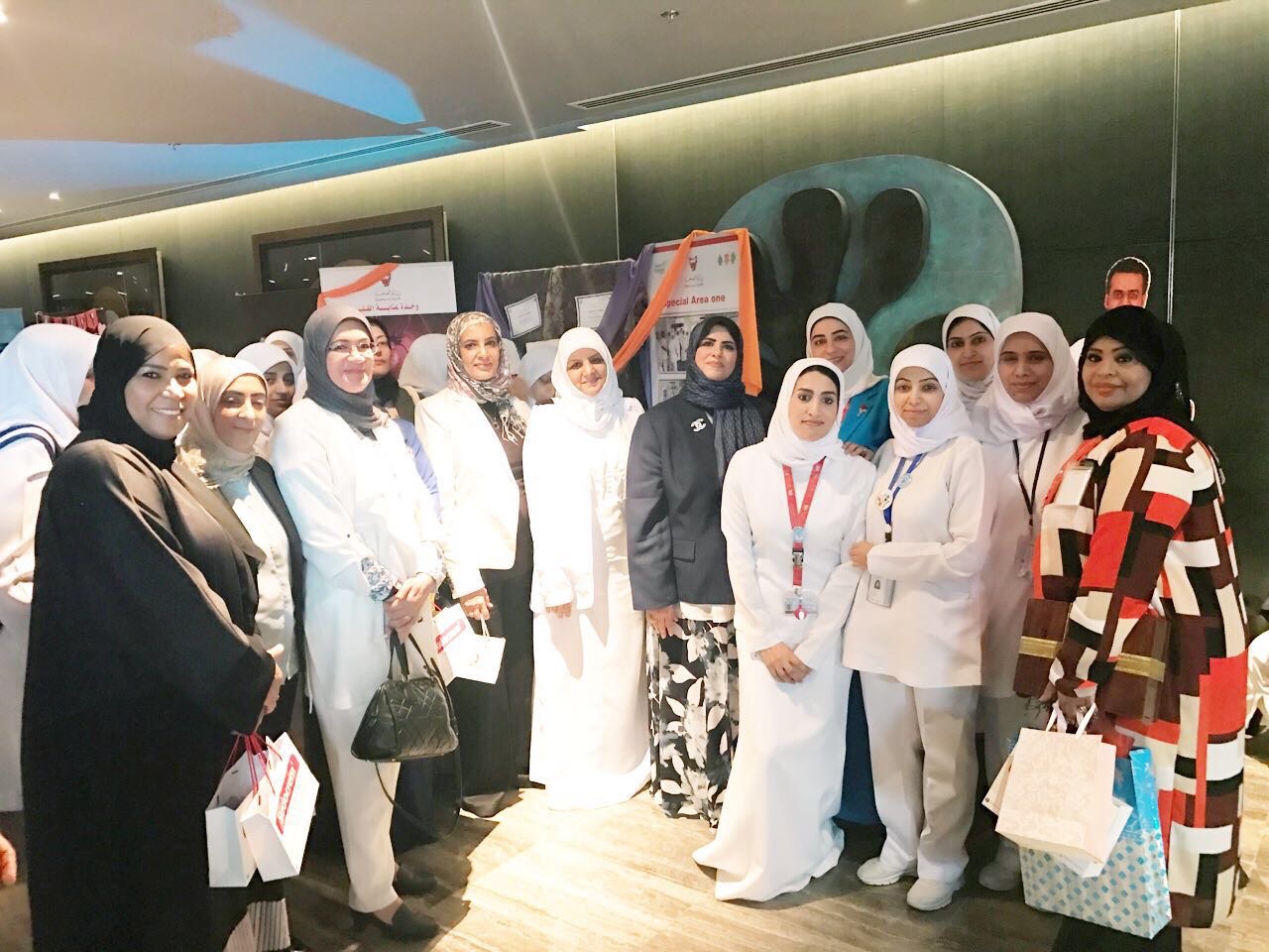 تحت شعار "صوت للقيادة،تحقيق الأهداف الإنمائية المستدامة" - وزيرة الصحة تنيب الوكيل المساعد للموارد البشرية افتتاح حفل يوم التمريض العالمي