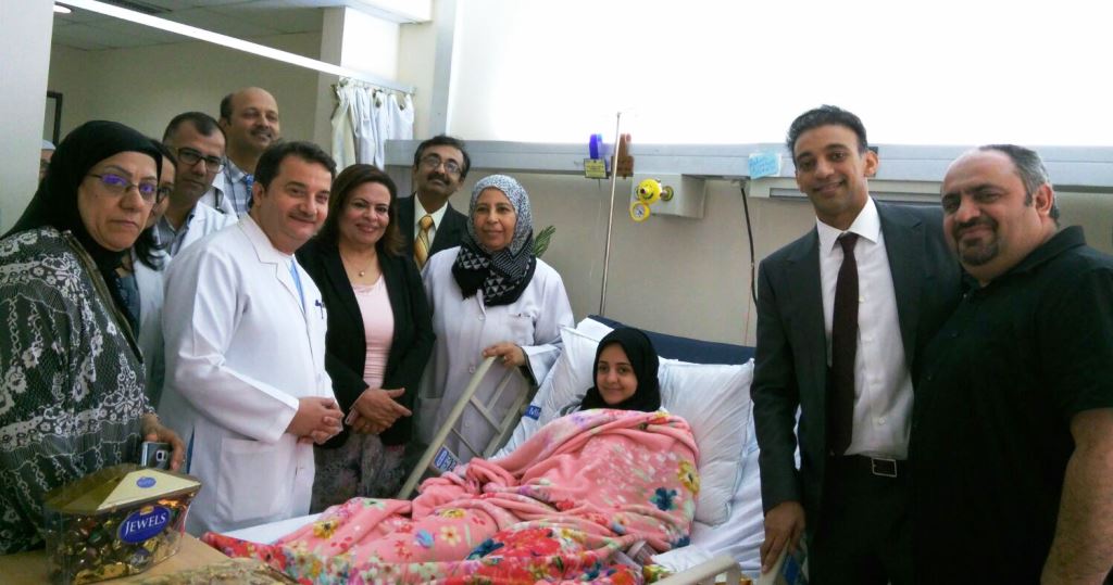 الشابة ووالدها في صحة جيدة وتقدما بالشكر لوزارة الصحة على رعايتها الطبية المتطورة بعد إجراء عملية نقل وزراعة الكلى بمجمع السلمانية الطبي