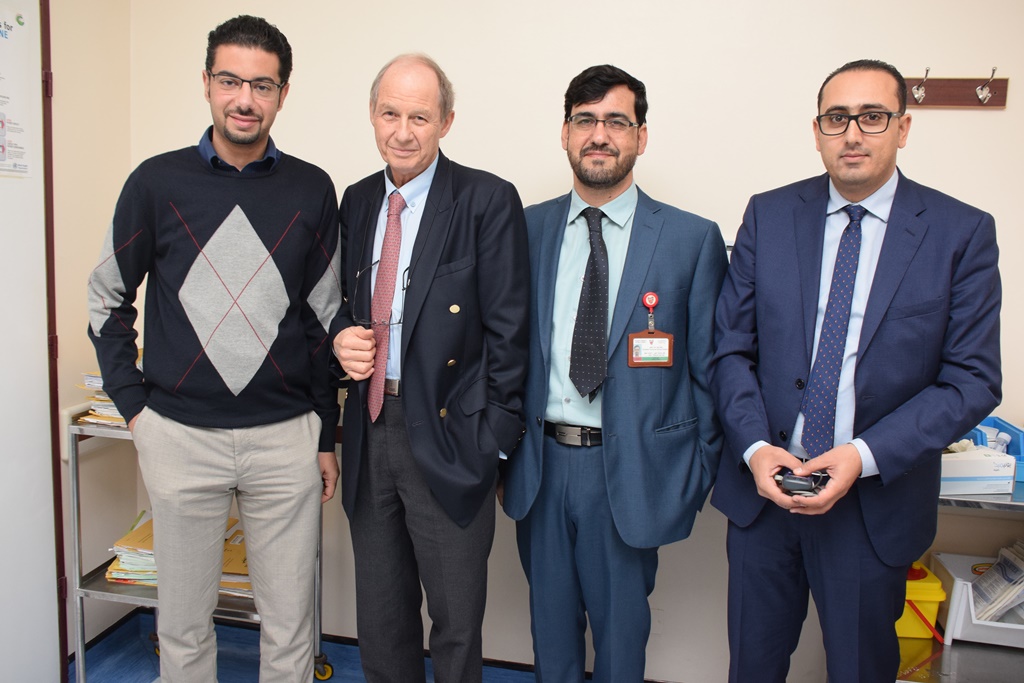 عيادة الآلم بالسلمانية تستضيف البرفسور السويسري (ERIC BUCHSER)  