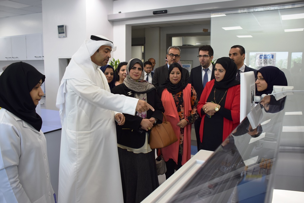 تحسين وتطوير خدمات المختبر من الضروريات لتحقيق أهداف التنمية .. سعادة وكيل وزارة الصحة يُدشن مشروع المسار الالكتروني المتكامل لفحص الأمراض المعدية بمختبرات الصحة العامة