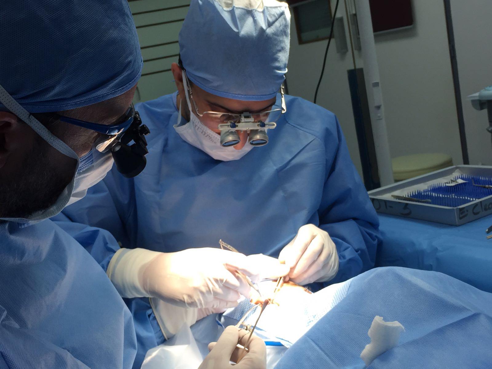  أجرى 9 عمليات جراحية دقيقة للعيون وفحص 32 حالة مرضية  مجمع السلمانية الطبي يستضيف الإستشاري مصطفى مهيار