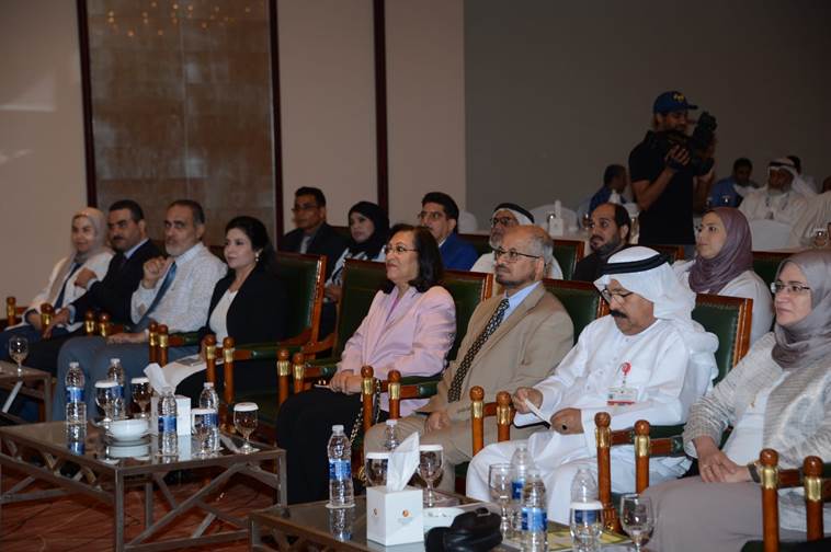 تحت شعار "نعتني بصحتك .. لتُكمل حَجَتك" وزيرة الصحة تفتتح ورشة عمل إداريي ومسعفي وطباخي حملات الحج الرسمية لعام 1439هـ/2018م .. وتثني على الجهود المتواصلة للكوادر الصحية والقائمين على لجنة الحج ..