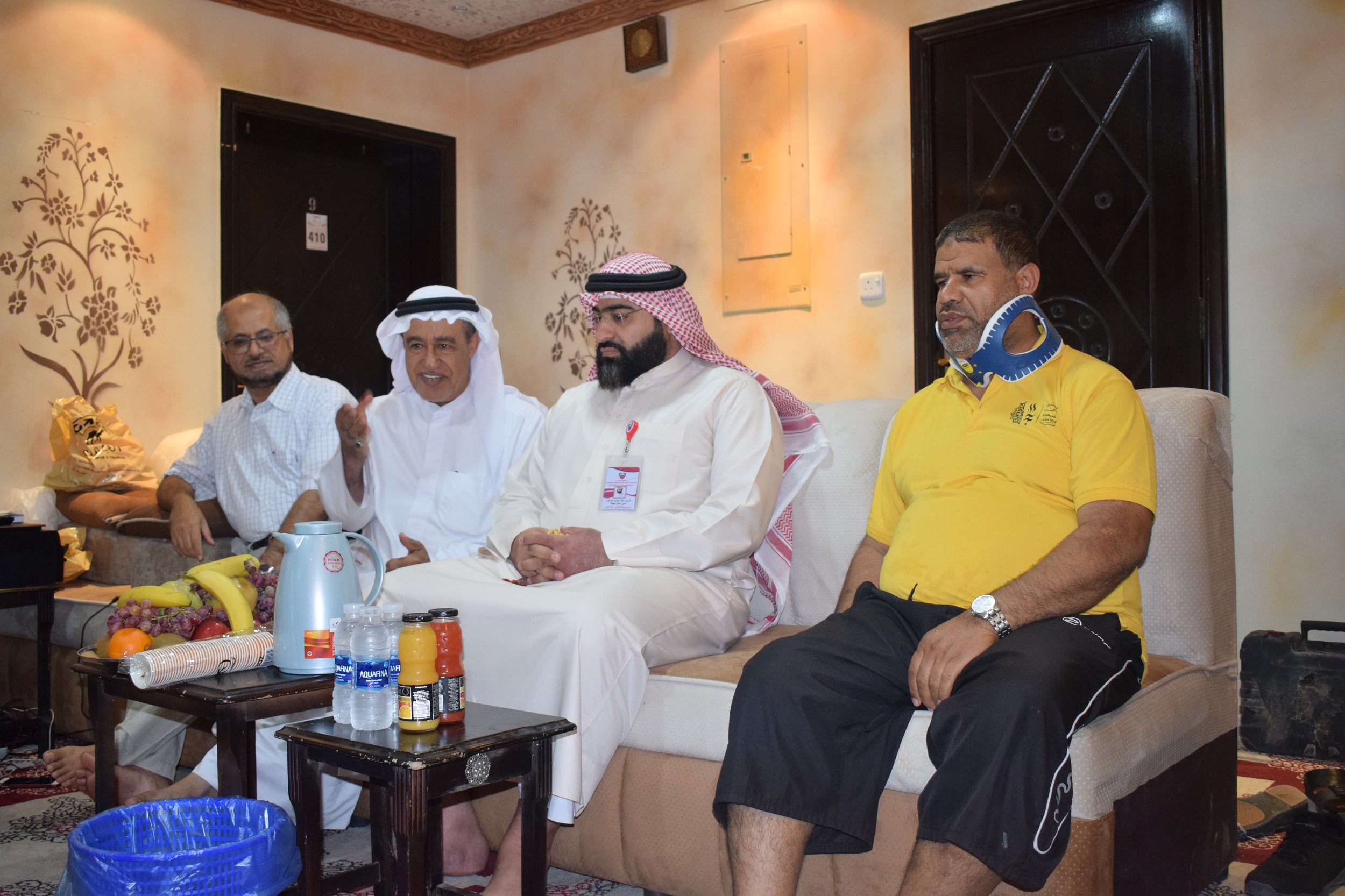 وفد بعثة مملكة البحرين للحج يقوم بزيارة تفقدية لكل من حملة "المواسم" و"المحفوظ"  للاطمئنان على الحالة الصحية لمريضين