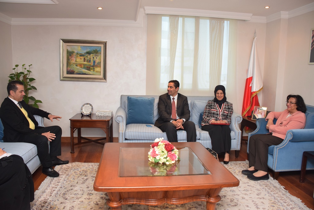 سعادة وزيرة الصحة تستقبل رئيسة جمعية الأطباء البحرينية