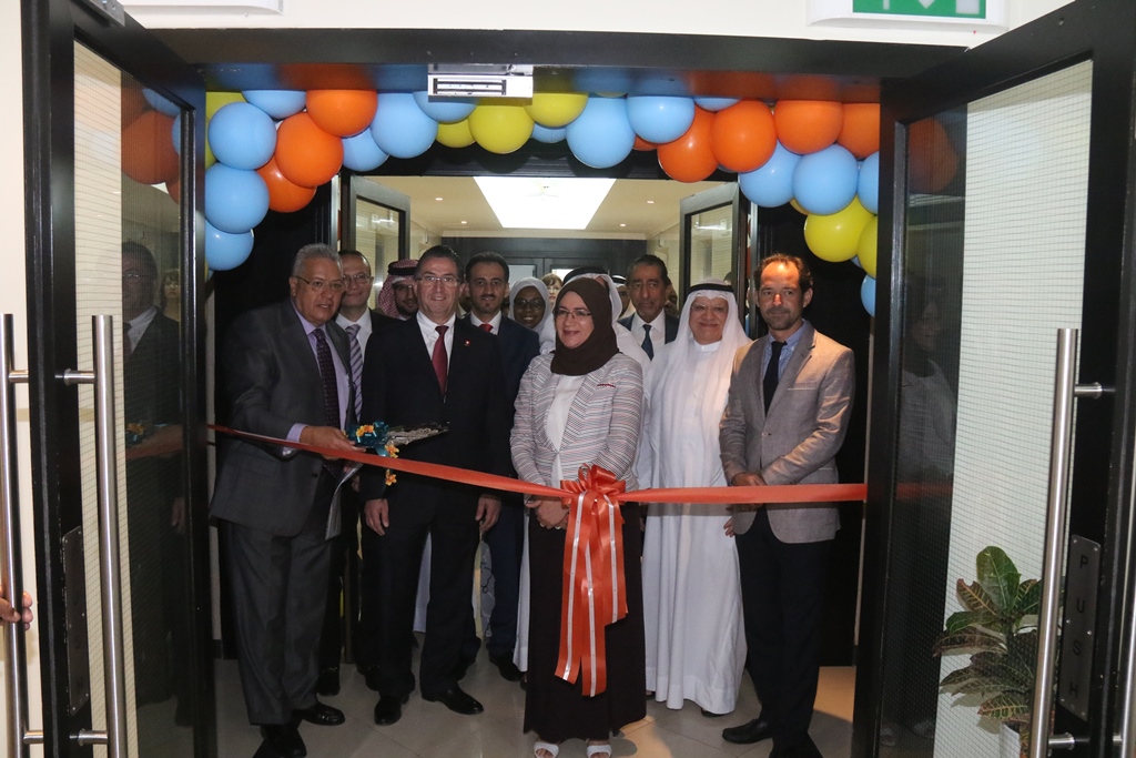 سعادة وزيرة الصحة تنيب مديرة إدارة الخدمات المساندة في إفتتاح شركة نوفارتيس الشركة العالمية في مجال صناعة الأدوية (Novartis)