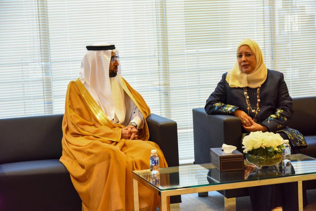 الدكتورة الهاجري والرئيس التنفيذي لهيئة الغذاء يعقدان اجتماعا لبحث سُبل تذليل عقبات تصدير منتجات التجار الغذائية للمملكة العربية السعودية