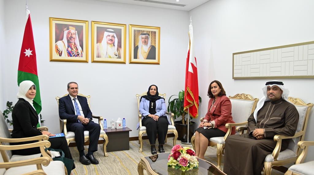 لدى لقائها بنظيرها الأردني .. وزيرة الصحة تؤكد أهمية مواصلة تعزيز التعاون الصحي بين البحرين و الأردن