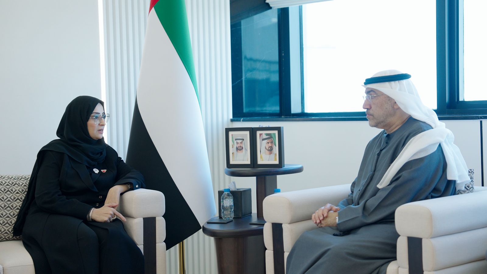 على هامش حفل تكريم القياديين الروّاد في قطاع الصحة بأبوظبي.. وزيرة الصحة تلتقي نظيرها الإماراتي