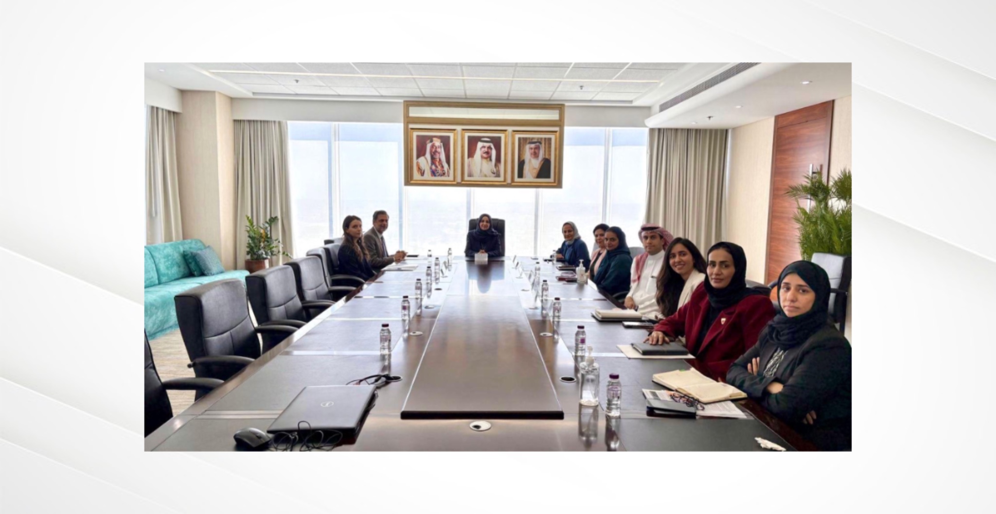 Minister of Health Receives Acting WHO Representative in the Kingdom of Bahrain