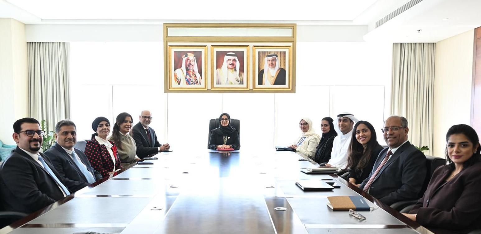 وزيرة الصحة تستقبل رئيس جمعية أطباء الفم والأسنان البحرينية