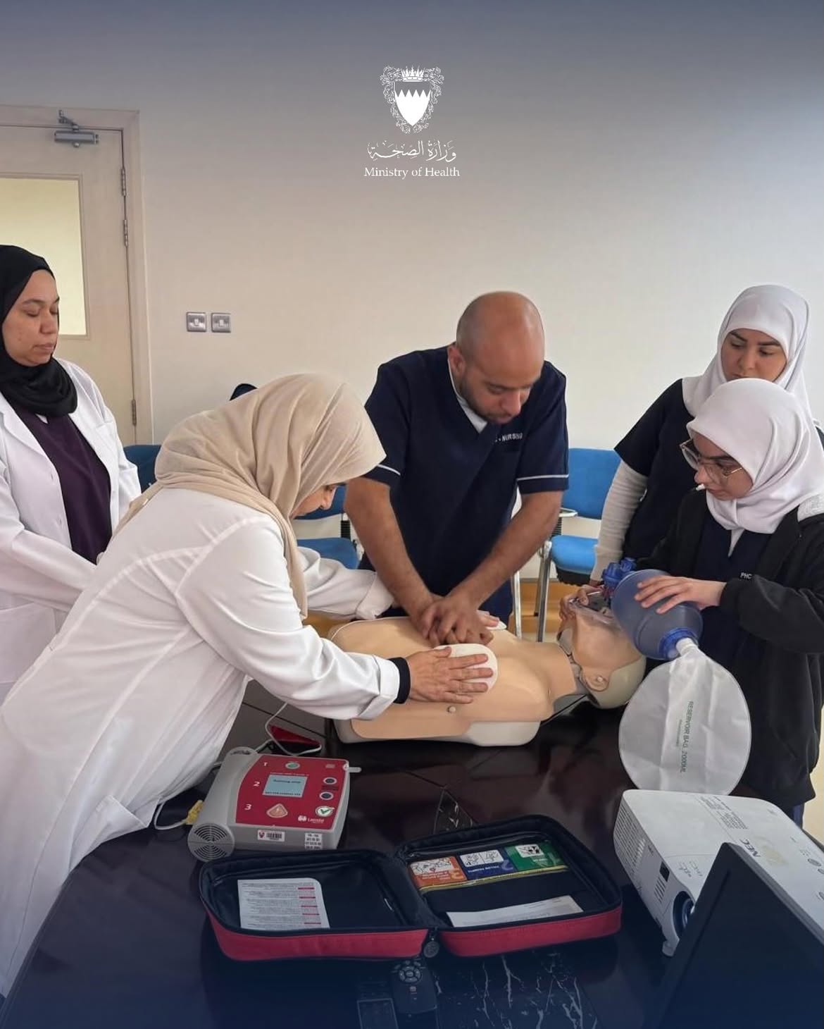 اللجنة الطبية ببعثة مملكة البحرين للحج تنظم ورشة تدريبية لتعزيز الجاهزية للتعامل مع الحالات الطارئة خلال موسم الحج