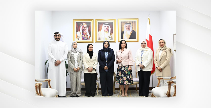 وزيرة الصحة تستقبل المقبولين من القطاع الصحي ضمن الدفعة الثانية عشرة من برنامج رئيس مجلس الوزراء لتنمية الكوادر الحكومية